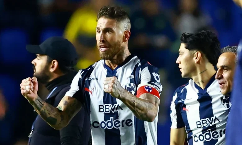 Sergio Ramos podría jugar junto a Santiago Giménez