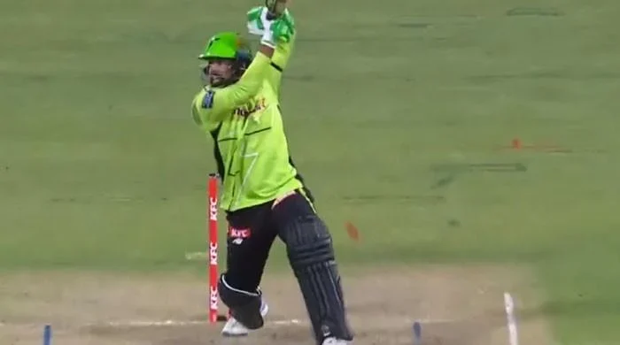 Shadabs all-round efforts go in vain as Hurricanes edge past Thunder