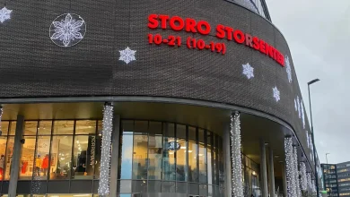 Shooting reported at busy shopping centre as cops hunt for victims