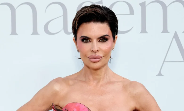 Side By Side Pics Highlight Lisa Rinna's Wild Plastic Surgery Transformation