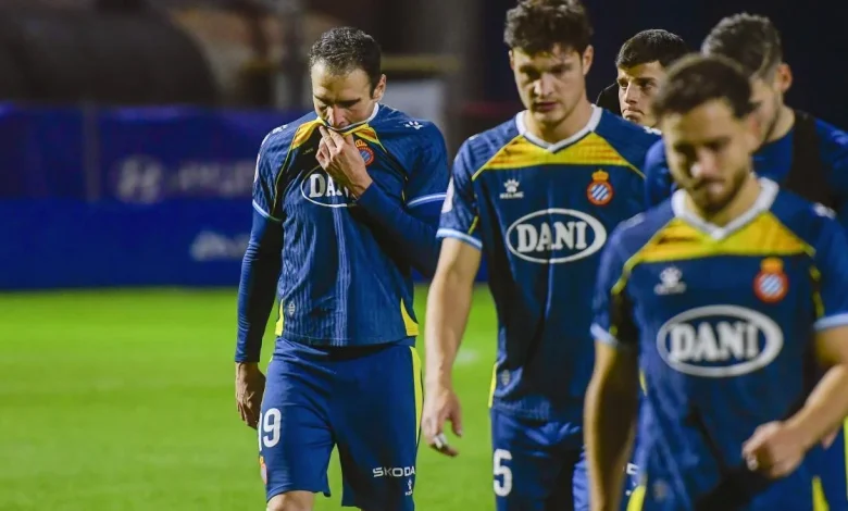 Sin partirse la cara, este Espanyol naufraga