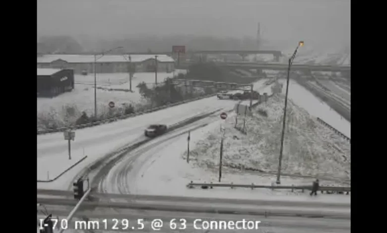 Snow causes problems on mid-Missouri roads