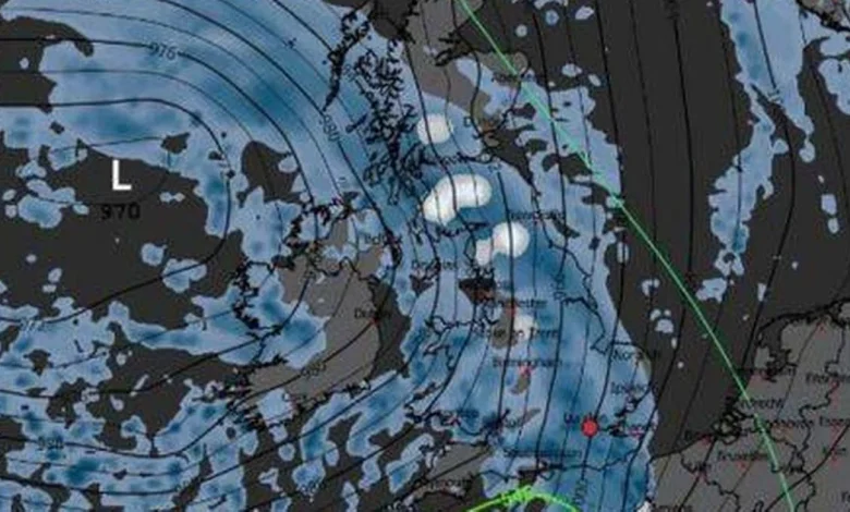 Snow maps turn white as 10 UK counties hit by mega snowfall and showers in hours