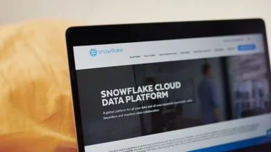 Snowflake Gives Weak Profit Margin Outlook, Fueling AI Cost Fear