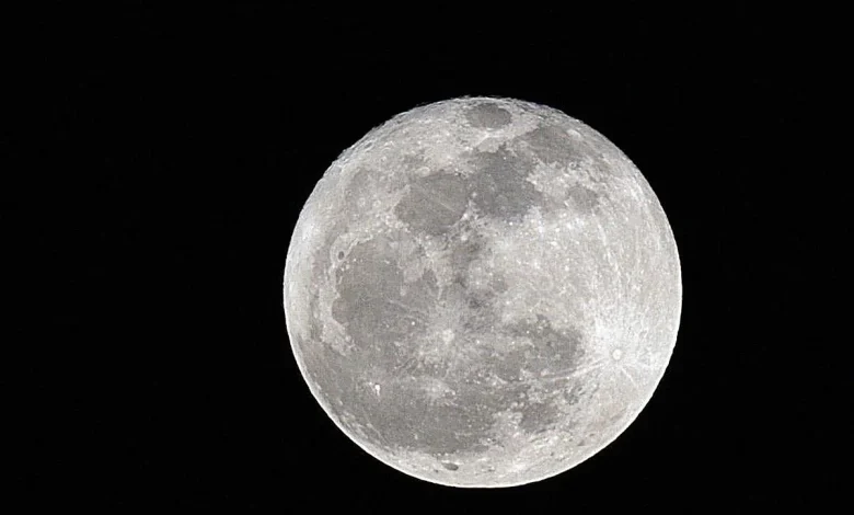 Spectacular supermoon to be seen for the last time until 2042