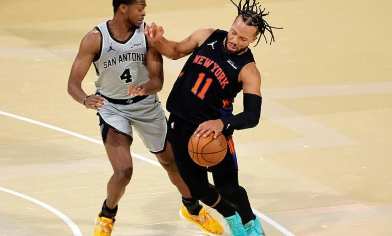 Spurs lead after first quarter