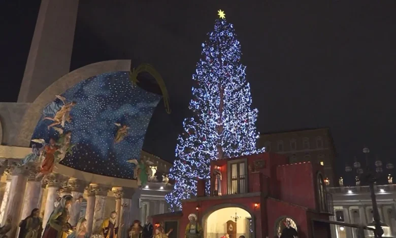 St. Peter’s Square filled with light: The inauguration of the Nativity scene and the Christmas tree (VIDEO ONLY)