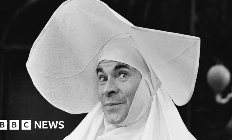 Stanley Baxter: Scottish comedian with a gift for sketches, mimicry and song