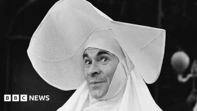 Stanley Baxter: Scottish comedian with a gift for sketches, mimicry and song