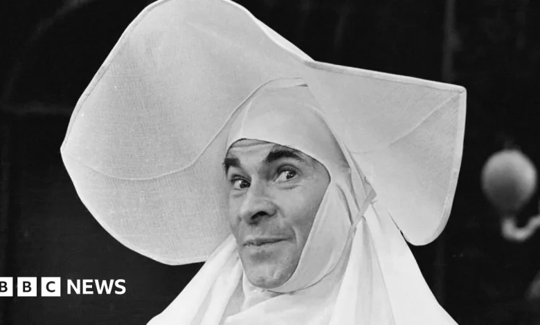 Stanley Baxter: Scottish comedian with a gift for sketches, mimicry and song