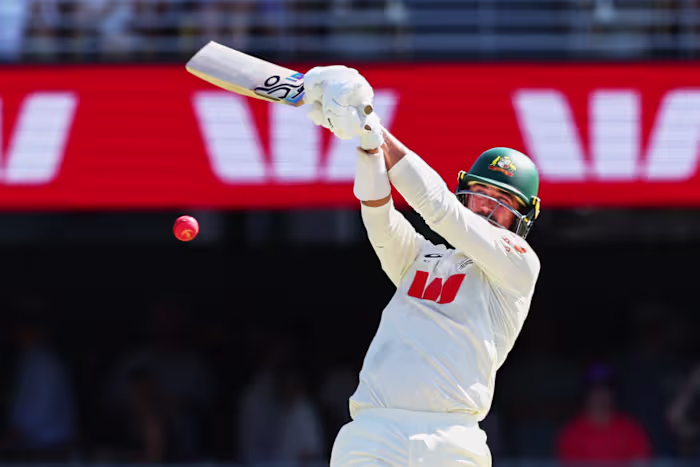 Starc's unbeaten 46 extends Australia's lead to 116 on Day 3 of 2nd Ashes test