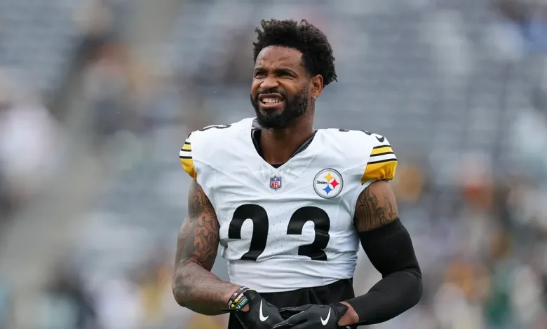 Steelers waive Darius Slay Jr., claim Adam Thielen in roster shake-up