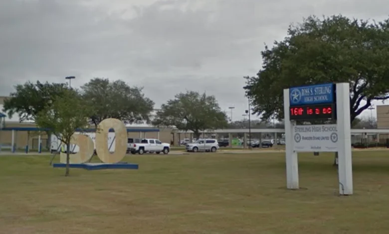 Sterling High School student in Baytown dies after stabbing on campus, Goose Creek CISD says