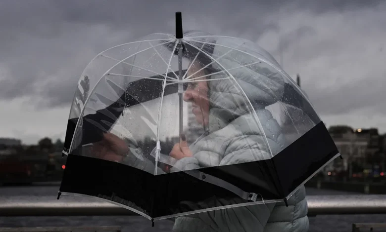 Storm Bram: 11 Irish counties under status orange weather warning