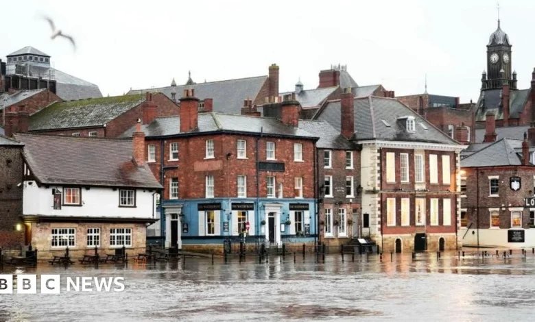 Storm Bram brings flooding and travel disruption to UK
