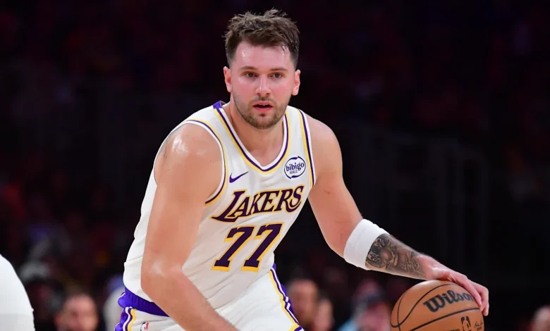 Suns vs. Lakers Prediction, Odds and Best NBA Prop Bets for Monday, Dec. 1