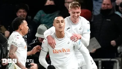 Swansea City 2-1 Wrexham: Idah wins it after Okonkwo error