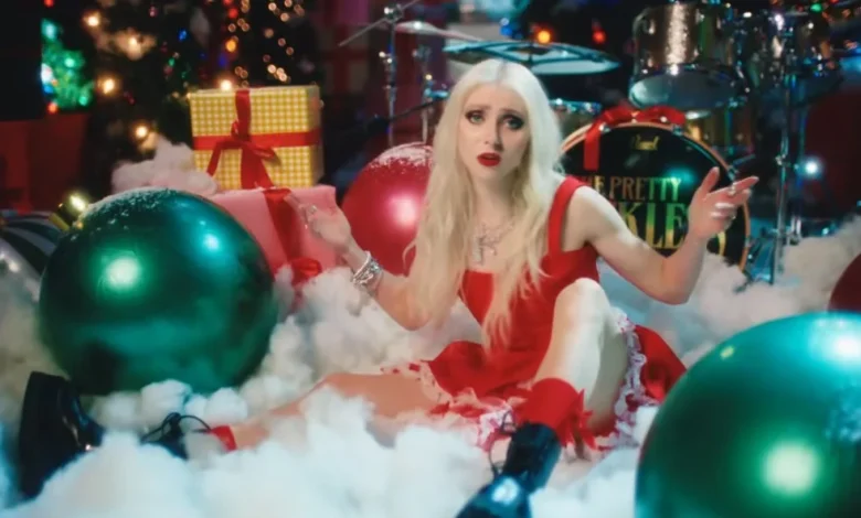 Taylor Momsen Flashes Back with New "Where Are You Christmas?" Video
