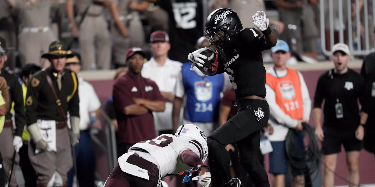 Texas A&M WR Craver signs new contract with Aggies