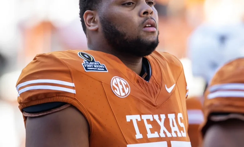 Texas DT Melvin Hills III enters the NCAA transfer portal