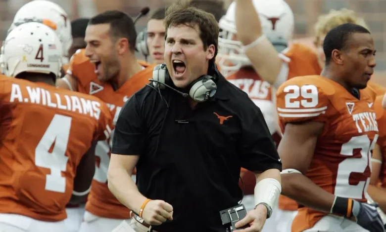 Texas fires Pete Kwiatkowski, Duane Akina, hires Will Muschamp as DC