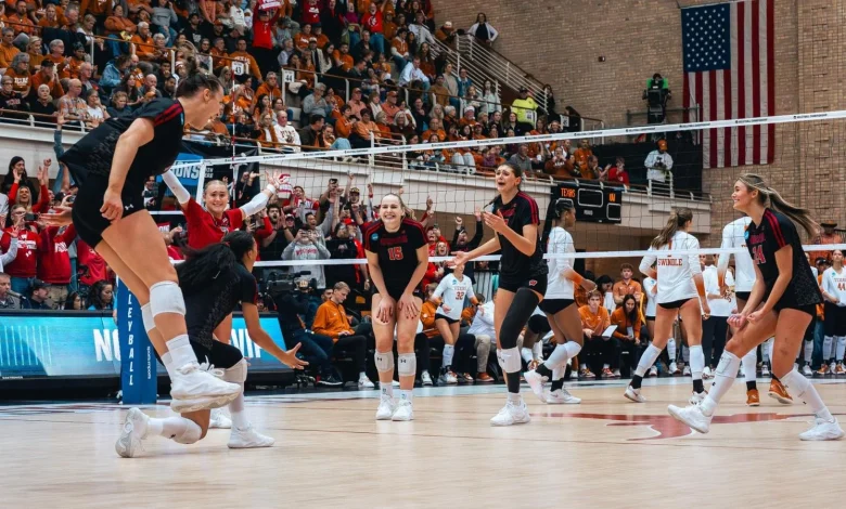 The Dream Continues: No. 3 Badgers travel to Kansas City for National Semifinals