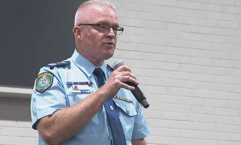 'The best police force in the world': Mal Lanyon returns to police academy to speak with new cops