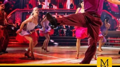 The professional dancers performed to a song from Chicago this week