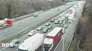 Three lanes closed on M25 in Hertfordshire after collision
