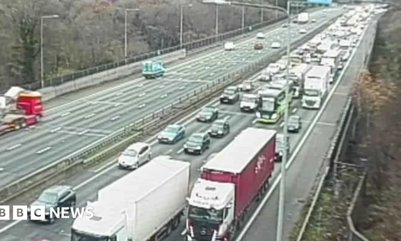 Three lanes closed on M25 in Hertfordshire after collision