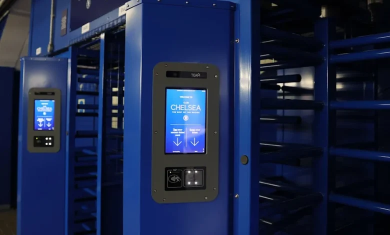 Ticket forwarding and exchange to open for Everton match | News | Official Site