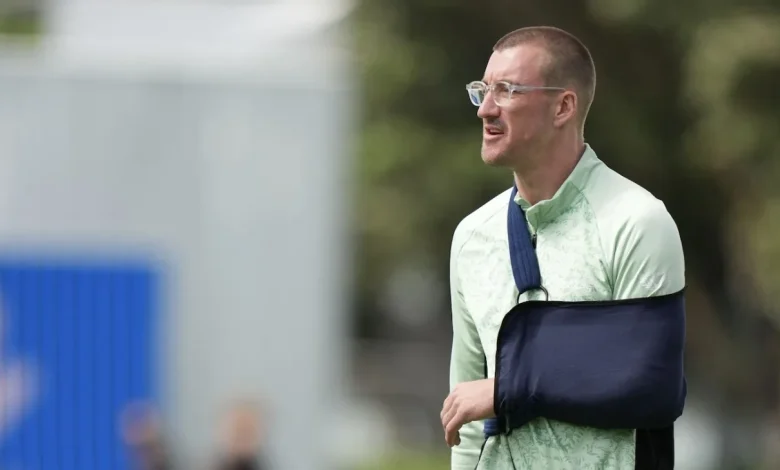 Tickner not to bowl or field, unlikely to bat for remainder of Wellington Test