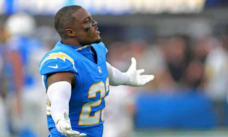 Tony Jefferson hit leads to ejection, Jim Harbaugh, Andy Reid help break up skirmish