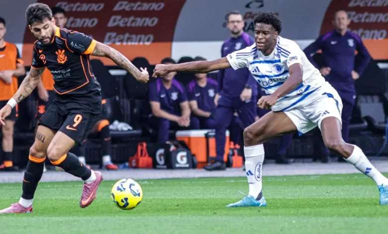 Torcedores do Corinthians criticam jogador em gol do Cruzeiro: 'Não acredito'