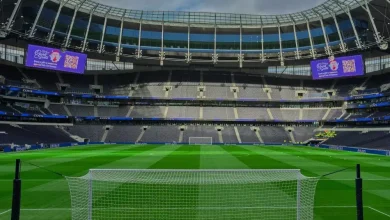 Tottenham v Brentford, Manchester City v Sunderland, and more: football – live