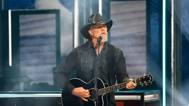 Trace Adkins Releases Original Holiday Song 'One More Christmas' Through Caliburn Records