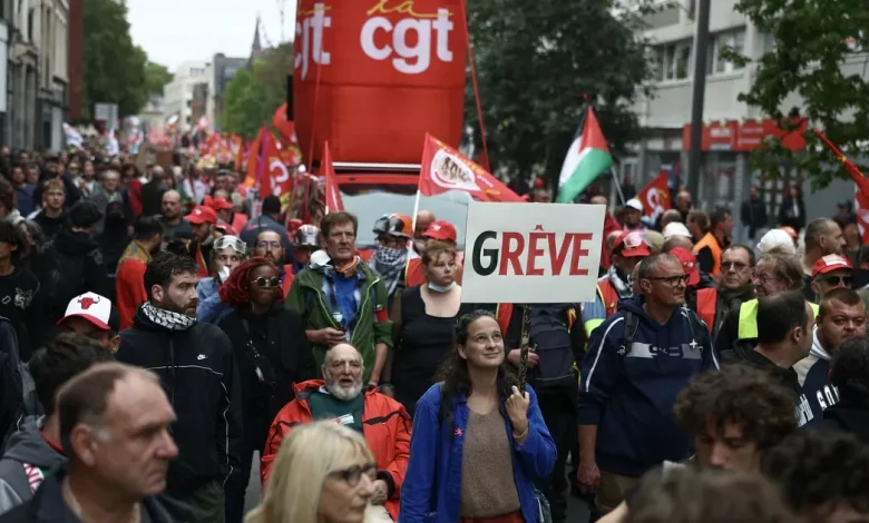 Transports, éducation, administrations... À quoi faut-il s’attendre lors de la journée de grève du 2 décembre ?