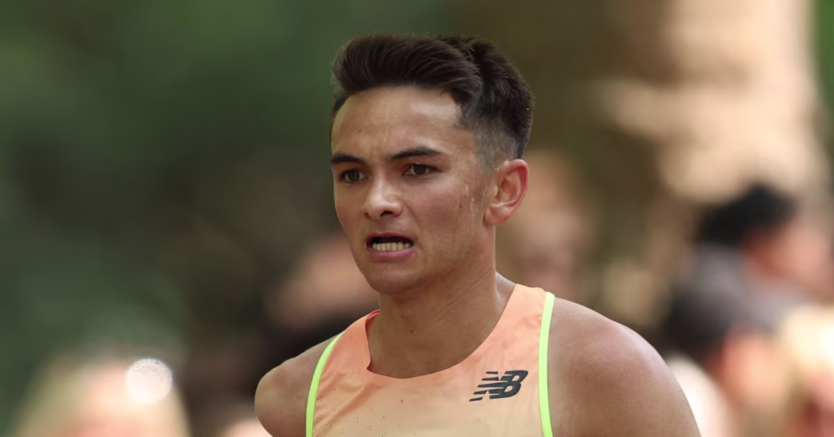 Triathlon champ Alex Yee chases fast time at Valencia Marathon 2025