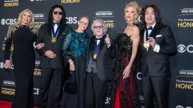 Tributes, not politics, play center stage as President Trump hosts the Kennedy Center honors ceremony