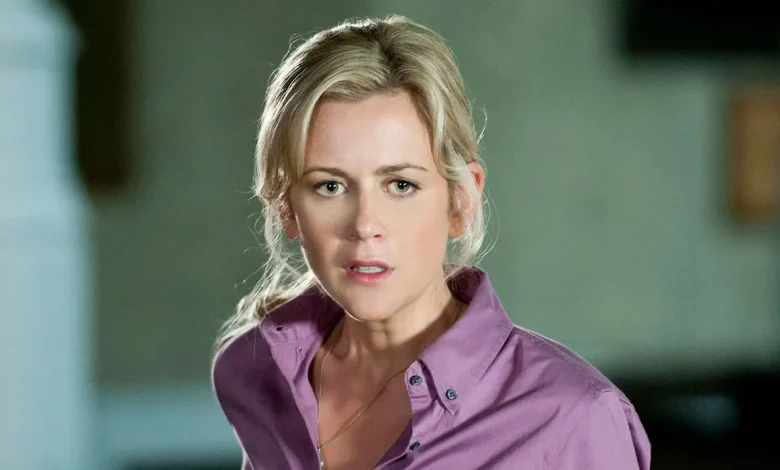 Tributes pour in following unexpected death of Home and Away actress