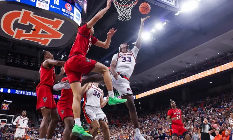 Tussle in Tucson: No 20 Auburn visits No. 2 Arizona