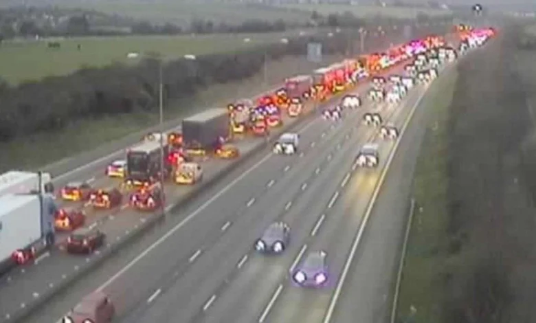 Two hurt in crash on M25