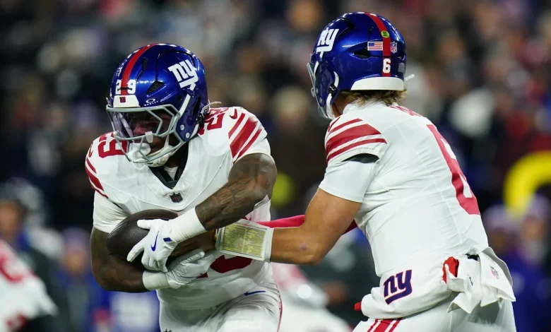 Tyrone Tracy carted off with a hip injury