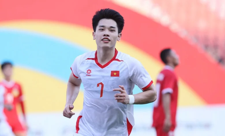 U22 Việt Nam: Cẩn thận 'chiêu' của Philippines với Đình Bắc