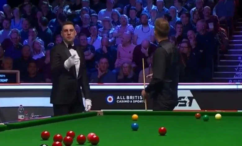 UK Championship: Mark Williams tension, Judd Trump fan request, Neil Robertson in flying form