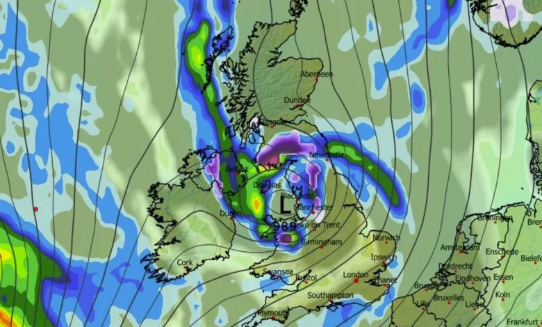 UK snow forecast as 12-hour blizzard will bury cities starting on Christmas Day
