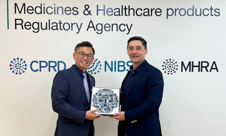 UK teams up with Singapore on healthtech regulation