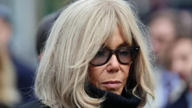 «Un problème de vulgarité» : François Hollande critique les propos de Brigitte Macron sur les militantes féministes