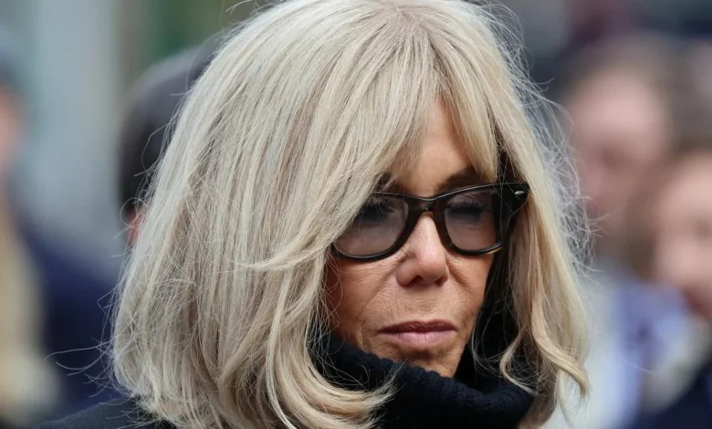 «Un problème de vulgarité» : François Hollande critique les propos de Brigitte Macron sur les militantes féministes