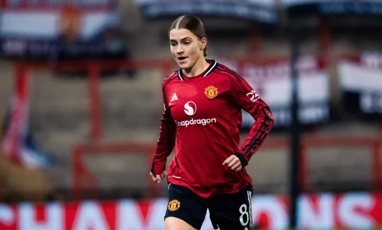 United Women v Spurs: Team news, TV info, form guide
